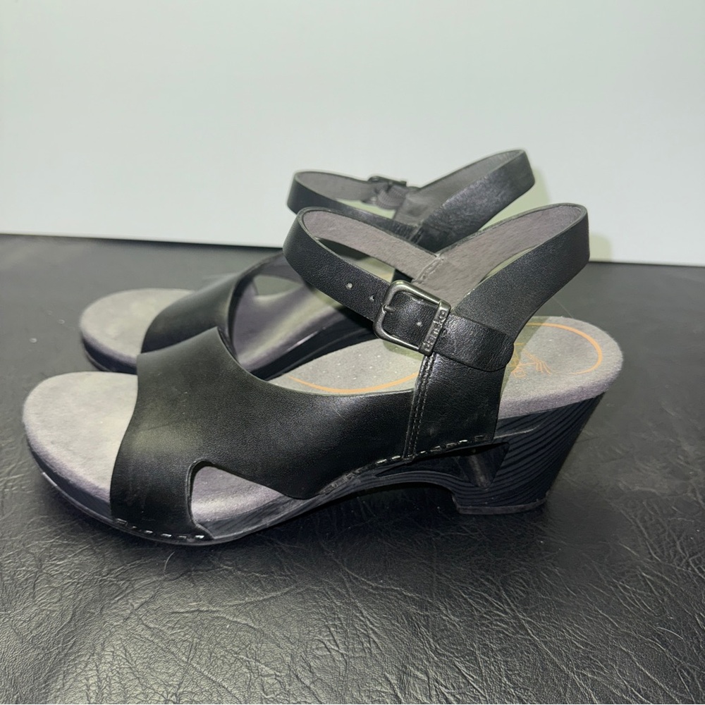 Dansko Tasha sandals size 40
